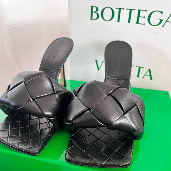 Brand new authentic Bottega Veneta - Picture 2 of 2
